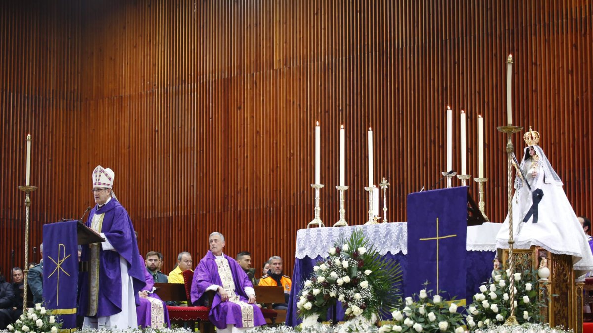 El obispo de Córdoba recordó a las víctimas y la esperanza en la vida eterna
