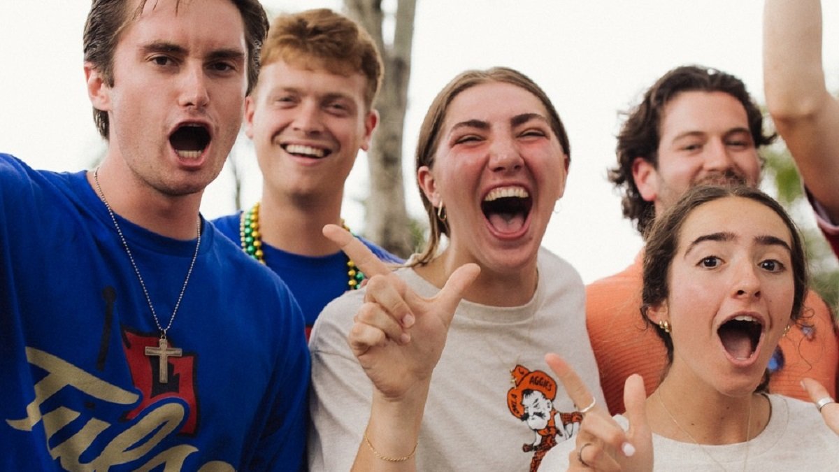 Jóvenes católicos en un encuentro universitario de FOCUS, un apostolado en los campus