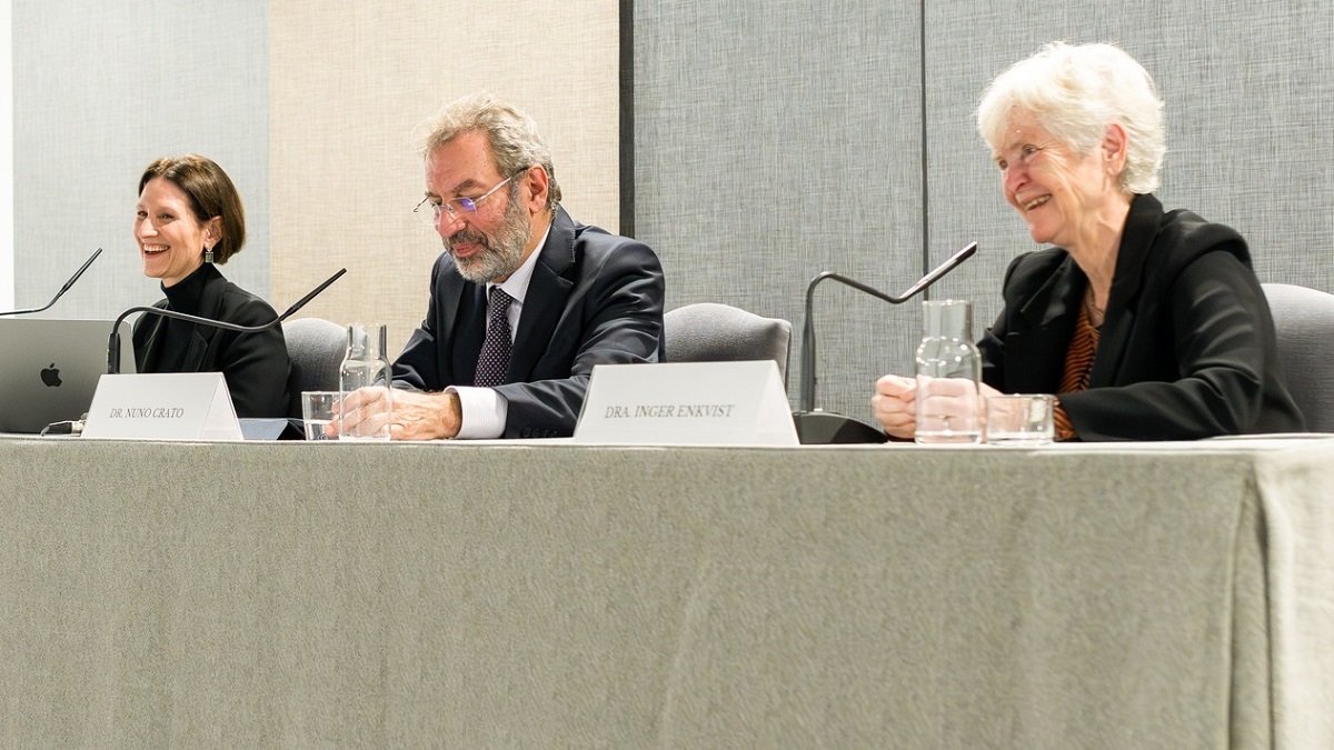 Catherine L'Ecuyer, el portugués Nuno Crato e Inger Enkvist, de izquierda a derecha, en un encuentro de Fundación CLE en 2025