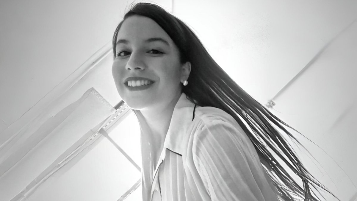 De la farmacia toledana a la devoción de Atocha: así nació 'La Dama Hispana' en Instagram.