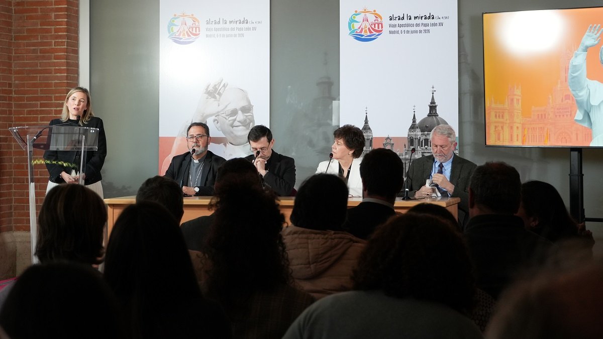 Presentación ante cien periodistas de los actos del Papa León XIV en Madrid en su visita de junio