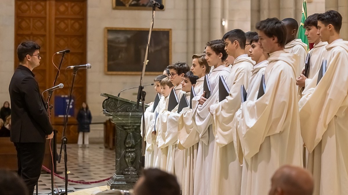 Escolanía de la Santa Cruz, de los benedictinos del Valle de los Caídos