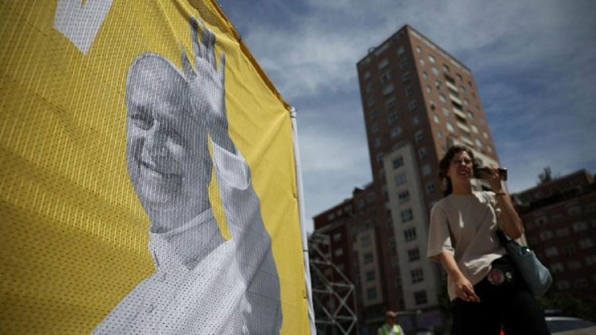 Carteles anuncian la visita de León XIV a Madrid, se moverán cientos de miles de personas y hay que seguir ciertas normas