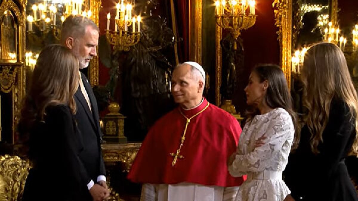 Los Reyes de España con el Papa león XIV en el Palacio Real