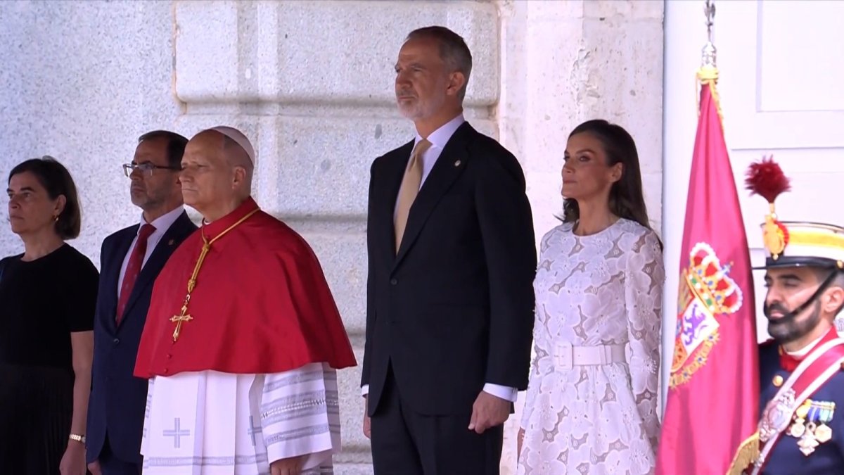 El Papa León XIV junto a los Reyes de España en el Palacio Real