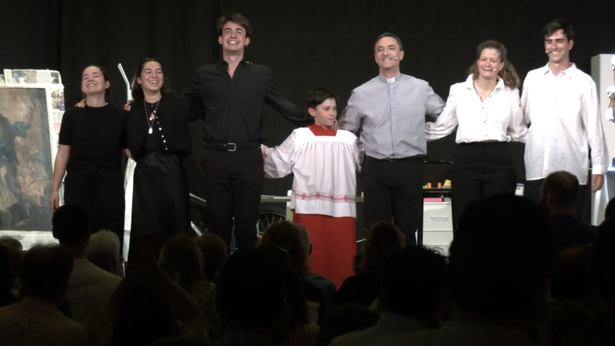 Uno de los mensajes centrales de la obra es la comprensión cristiana del dolor.