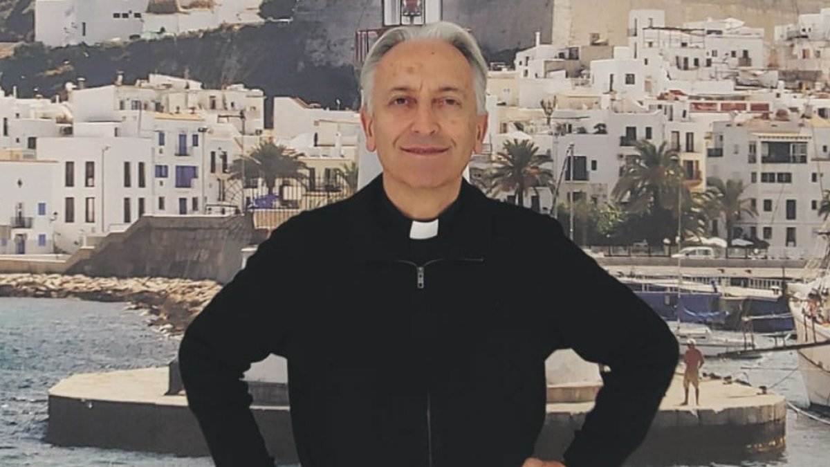 El padre Fernando Cuevas, conocido como el