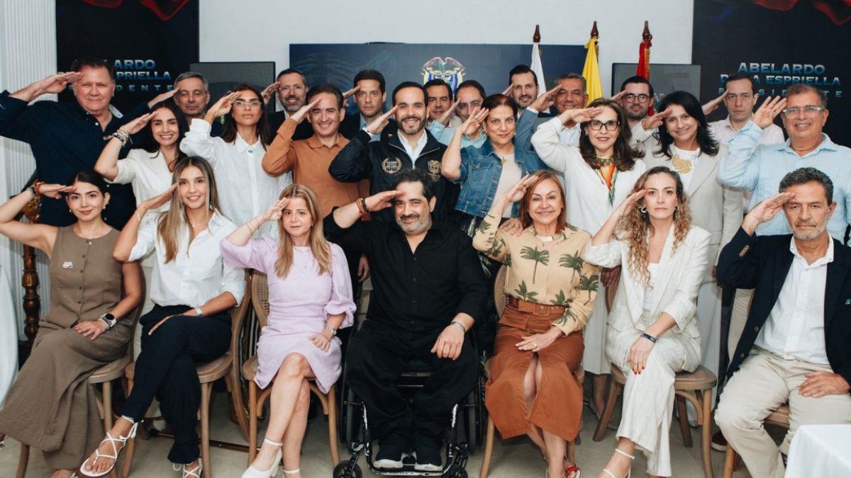 El Gobierno de Colombia del Presidente De la Espriella, durante un retiro espiritual para preparar su acción de gobierno abiertos al Espíritu Santo