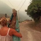 Susana, la mujer de Lusio (León) que salvó la imagen de su virgen centenaria de las llamas.