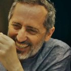 Gad Elmaleh, en 'Reste un peu', la película donde cuenta su propia conversión al catolicismo.