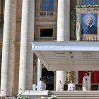 León XIV proclama doctor de la Iglesia a San John Henry Newman durante la misa de la festividad de Todos los Santos en 2025.