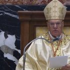 El cardenal Gerhard Müller, durante la homilía en la que describió el servicio intelectual y magisterial prestado por Joseph Ratzinger a la Iglesia.