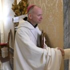 Ao final, o Papa agradece ao Bispo Eric Varden pelos exercícios espirituais que conduziu.