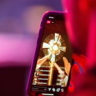 Os telefones celulares se tornaram uma ferramenta para encontrar os lugares físicos que procuramos.