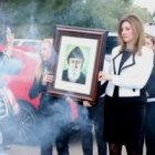 La parroquia católica maronita de San José, en Phoenix, Arizona, sale en procesión con la imagen de San Charbel