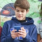 El proyecto de ley pretende rebajar a 13 años la edad para poder registrarse legalmente en las redes sociales