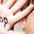 La presión ideológica sobre los médicos está conduciendo a la aplicación sobre menores inseguros de tratamientos con consecuencias a medio y largo plazo sobre las que no hay aún estudios concluyentes.