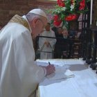'Fratelli tutti' es la tercera encíclica de Francisco tras 'Lumen Fidei', firmada en 2013, y 'Laudatio si', en 2015 / Foto- Vatican News