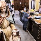 La crisis por el confinamiento lleva a muchas parroquias -aquí la de Santa Ana, en Barcelona- a repartir comidas... hay que plantearse la financiación