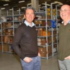 Stefano Zanni (izquierda de la foto) y Gabriele Guatteri, en el almacén de HolyArt. Foto: Il Resto del Carlino.