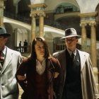 La policía nazi con la joven Sophie Scholl, en la película de 2005