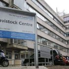 Clínica londinense de Tavistock, especializada en menores transgénero