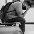 Según los especialistas y los mismos activistas LGTB, kas tendencias suicidas y el arrepentimiento se disparan entre los jóvenes y adolescentes que culminan la "transición" (Portada: Unsplash/Cristobal Catbagan).