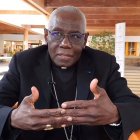 El cardenal Sarah insiste en la necesidad del silencio y del espíritu de adoración para facilitar el encuentro con Dios. Foto: captura diócesis de Nancy y Toul.