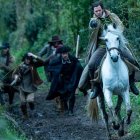 Hugo Becker (Charette), en una escena de acción en el característico boscaje de la región francesa de la Vendée.