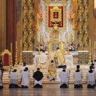 Dios en el centro de la liturgia, la liturgia en el centro de la Iglesia, la Iglesia en el centro de la ciudad: es el 'principio y fundamento' de la doctrina social de la Iglesia.