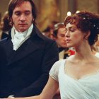 El señor Darcy (Matthew Macfadyen) y Elizabeth Bennet (Keira Knightley), dos de los personajes más celebrados de Jane Austen, en la versión cinematográfica de 'Orgullo y prejuicio' dirigida por Joe Wright en 2005.