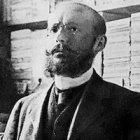 Las variopintas influencias en el pensamiento de Péguy y su implicación en múltiples causas dibujan una personalidad y una obra muy complejas.