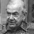 Graham Greene desaprovechó la ocasión de un encuentro personal con el Padre Pío, temeroso de que el fraile cuyos estigmas había visto le hiciese cambiar de vida. Foto: Fortepan / Magyar Hírek folyóirat / Wikipedia.