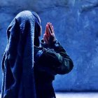 Una escena de la obra musical 'Bernadette de Lourdes', que desde 2019 lleva en gira por todo el mundo la historia de la aparición mariana más célebre del siglo XIX.