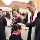 Un capellán en una ceremonia de las Guías de Europa en peregrinación a Vezelay - foto de Aude Dupuy ETN Diaphragme