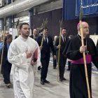 Como romeros de la Santa Faz, el obispo Munilla y las autoridades de Alicante han inaugurado la feria diocesana Lux Mundi