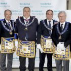 Los máximos cargos, salvo el Gran Orador y el Gran Tesorero, han sido nombrados a dedo por Oleaga (tercero por la izquierda) y suelen ser socialistas, ya que no se fía de los hermanos que no pertenecen a su partido (foto: X/Gran Logia de España).