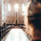 La oración en la que admitimos que no sabemos rezar es la mejor oración, dice el canónigo Christian Gouyaud. Foto: Thomas Vitali / Unsplash.