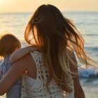 "Me atrevería a decir que no hay nada que garantice que nuestros hijos y nietos, si no frenamos esta locura, estén exentos [del lobby trans]", asevera Cintia, una de las madres de "MANADA".