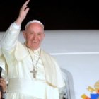 Francisco se despide en el aeropuerto de Ciudad Juárez, de vuelta a Roma