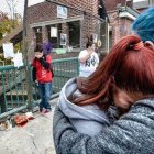 Una escena cada vez más frecuente: adolescentes y jóvenes llorando a los compañeros que se quitan la vida.