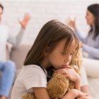 Unos padres separados discrepan sobre el colegio de su hija... el TC dicta que sea laico y público