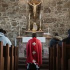 Oración eucarística con el Santísimo expuesto, foto de Josh Applegate en Unsplash