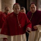 Ralph Fiennes, el protagonista de 'Cónclave' una película de Edward Berger basada en la novela de 2016 de Robert Harris.