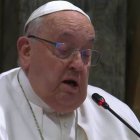 Los médicos continúan pendientes de cómo responda Francisco a la terapia que está recibiendo contra la infección y la insuficiencia renal.