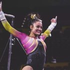 Justine Callis fue una gimnasta de alto nivel hasta 2019, y evangelizadora protestante casi hasta 2022