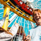 Un cartel de promoción de Alpha Jóvenes en EEUU en 2024