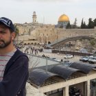 El periodista Jesús García, de Gospa Arts, junto al Muro de las Lamentaciones en Jerusalén