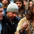 El director Mel Gibson supervisa al actor Jim Caviezel en el rodaje de La Pasión, estrenada en 2004