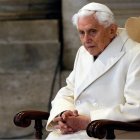 Un anciano Papa emérito Benedicto XVI en 2015, con 88 años; aún viviría 7 años más